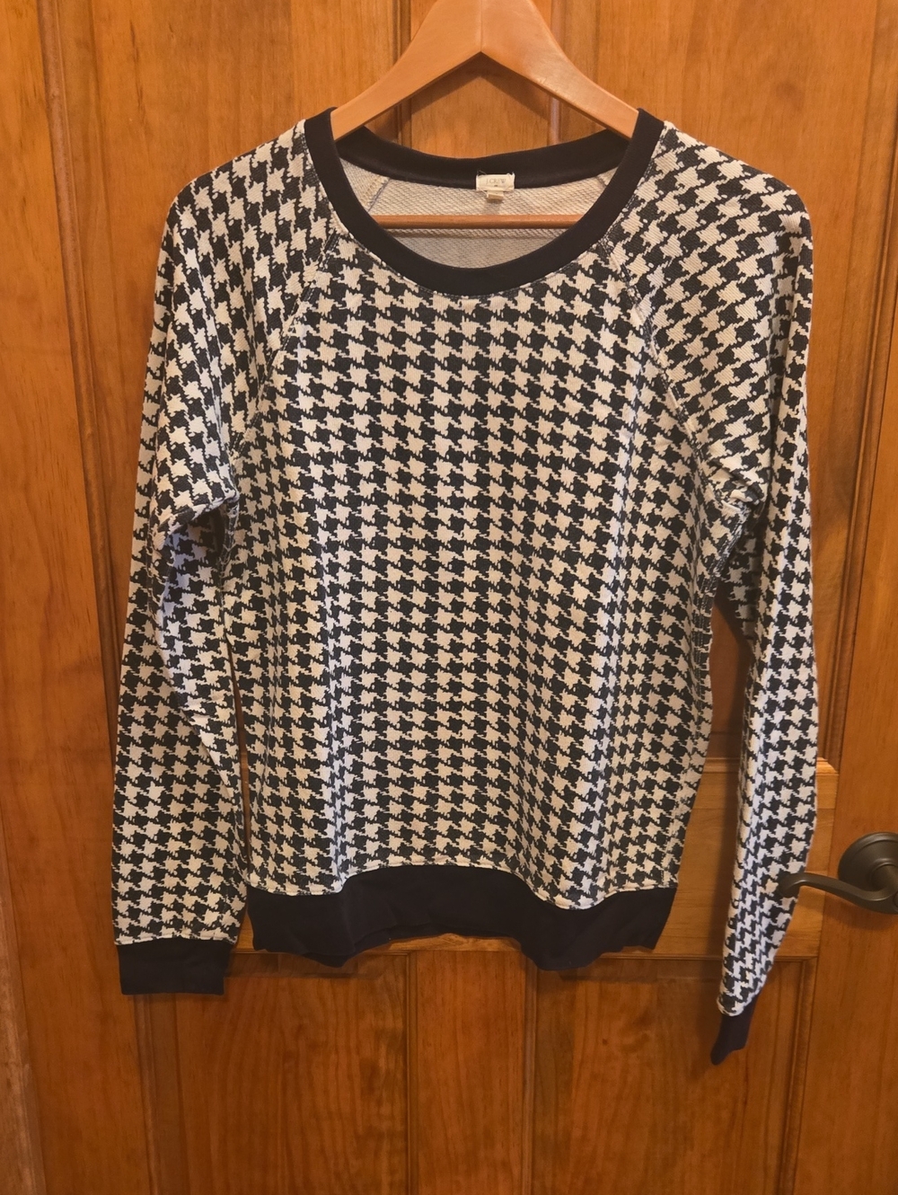 Women's Houndstooth Long-Sleeve Sweater - Black & White Size M